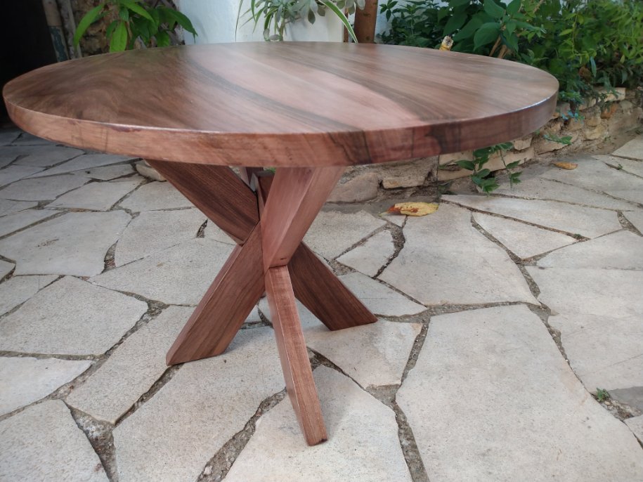 Table basse en noyer